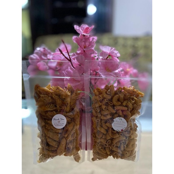 

Cemilan pedas kriuk/makaroni pedas/sumpiah pedas