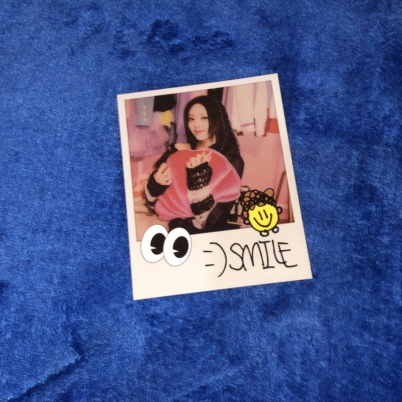 official pc polaroid yuna itzy crazy in love