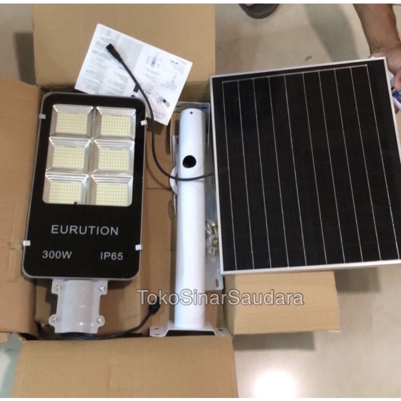 Lampu Jalan Solar Cell 300W PJU 300 Watt Lampu Tenaga Surya 300Watt