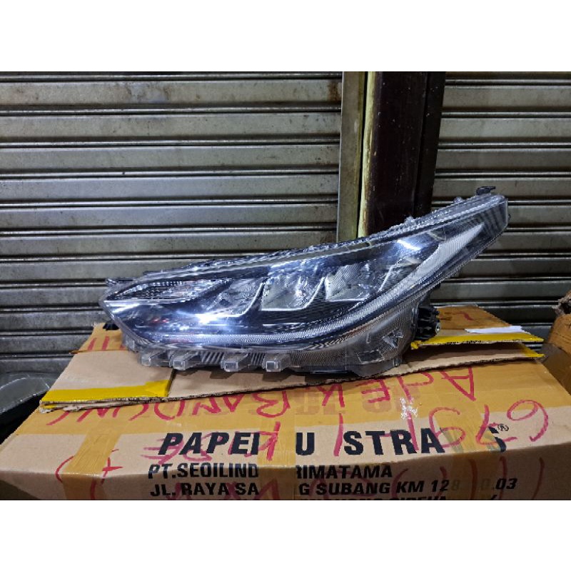 headlamp lampu depan toyota new yaris GR sport LED