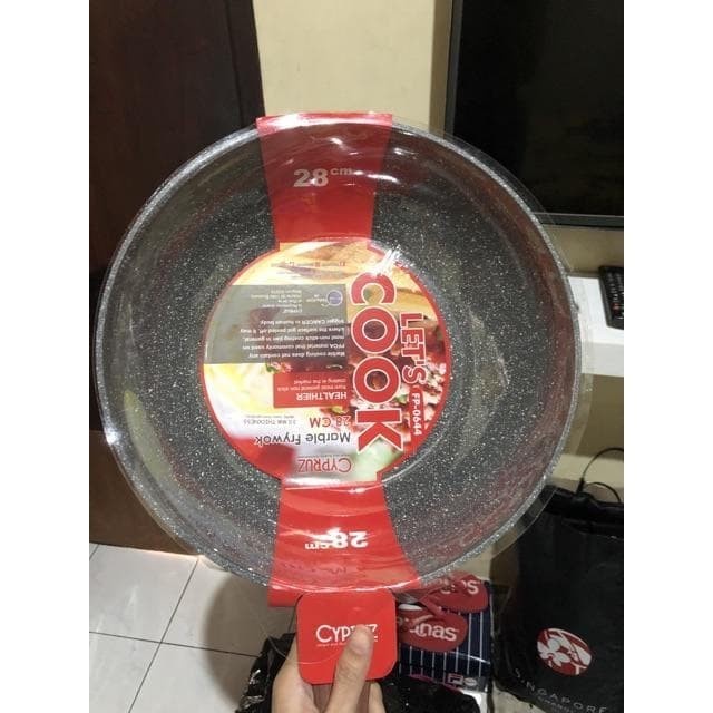 CYPRUZ Fry Pan Fp 0644 - Marble Series Gagang Coklat Kayu Fry wok 28 cm