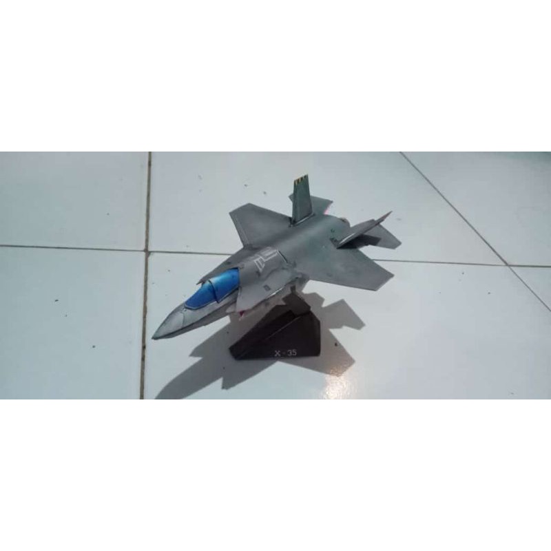 MINIATUR PESAWAT F-35 MODERN WARSHIP