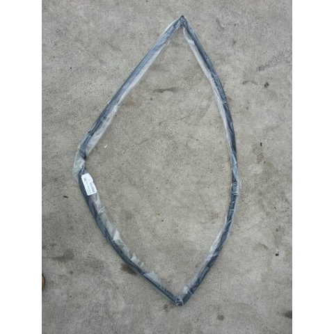 {BEKAS} KARET KACA ATAS BELAKANG BMW E90 Murah