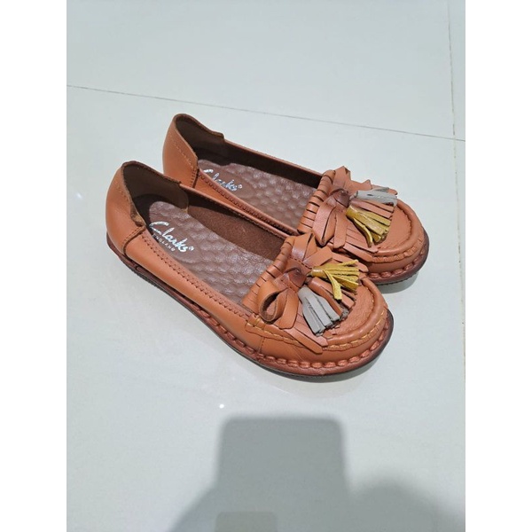 Clarks flat pita 281 / Sepatu wanita clarks pita jeter