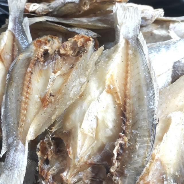 

CodeR7d7C--FCW - Ikan Asin Samge Belah 250 Gram