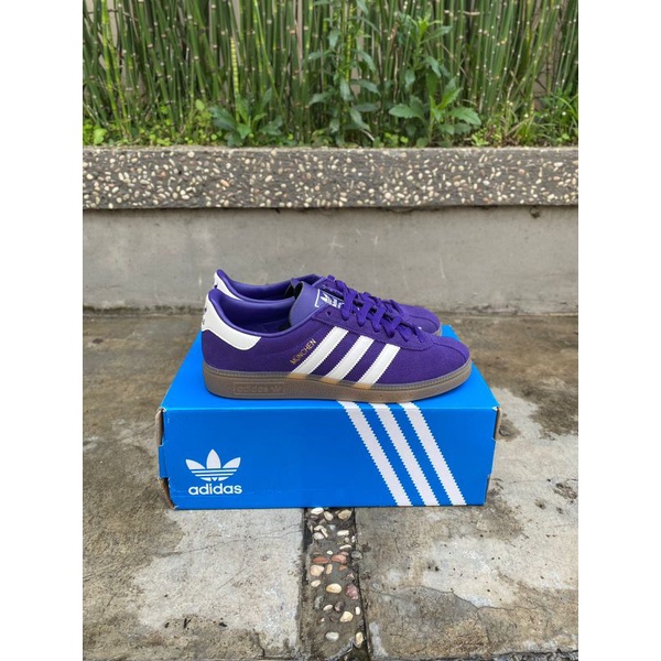 Adidas Munchen purple