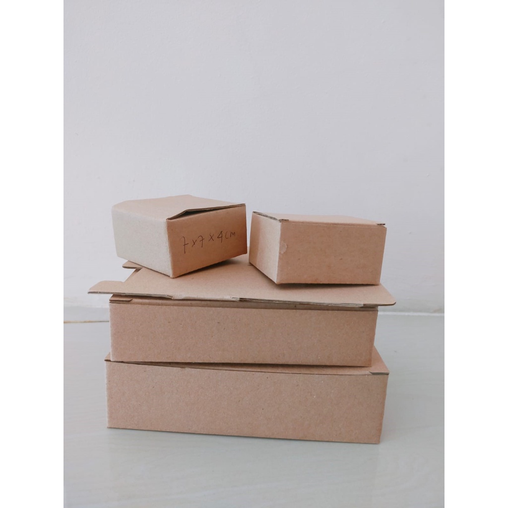 

Box packaging diecut polos kecil 7x7x3,5 cm kardus olshop aksesories (harga paket 10Pcs)