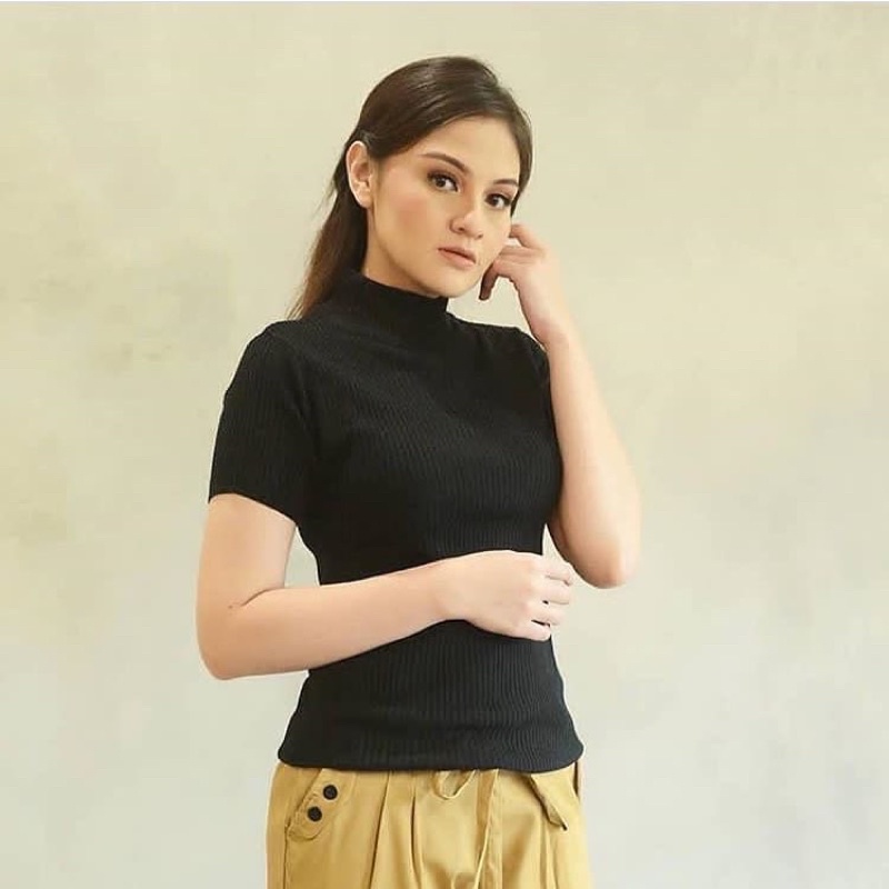 Atasan Rajut Wanita Turtleneck - Kerah Tinggi Lengan Pendek - Kaos Turtleneck Rib Turtleneck Lengan Pendek - Kaos Viral Korea Style