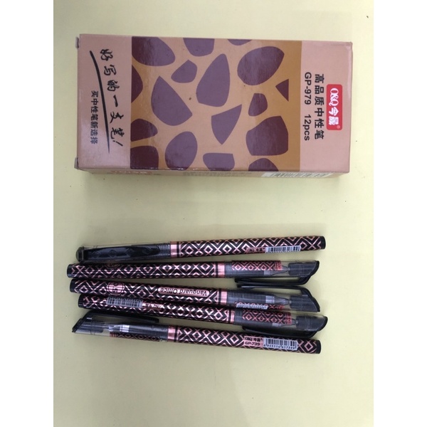 

bolpen Q&Q hitam 0.5mm isi 12 GP-979