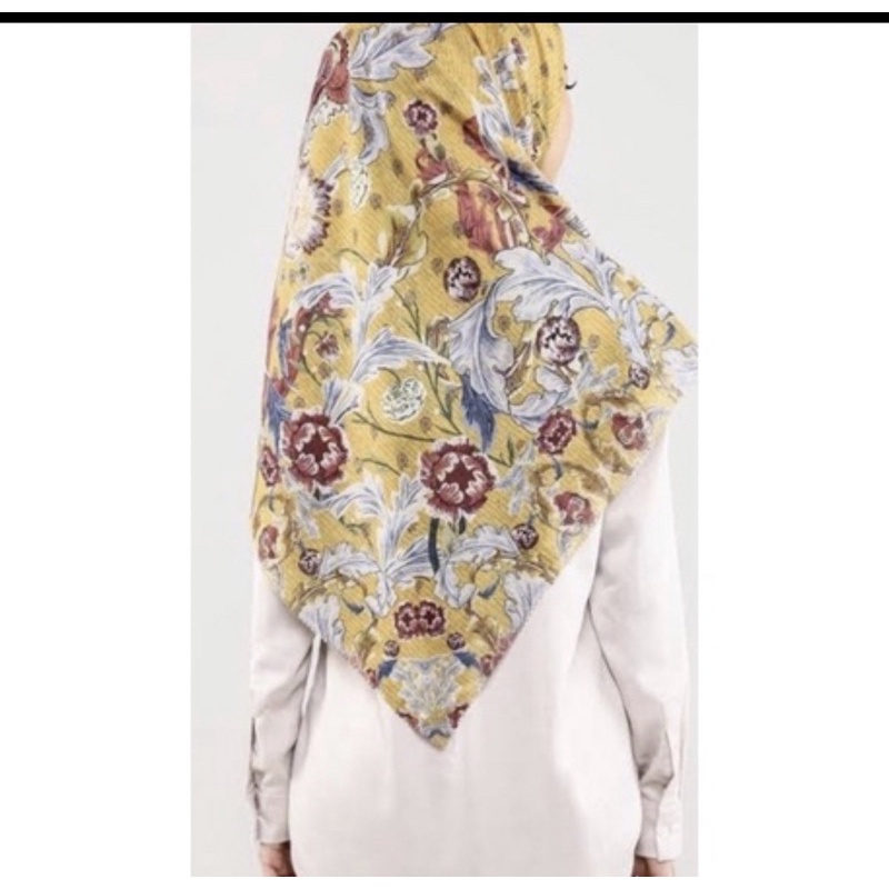 Buttonscarves royale yellow no box no defect masih ada tag