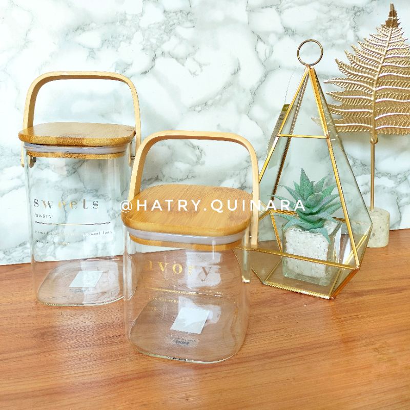 Toples kaca tutup kayu informa dengan handle. stoples Kenny Informa