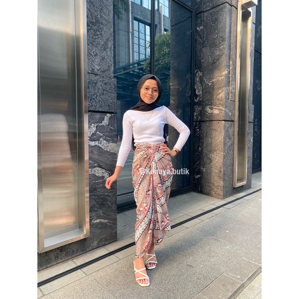Rok lilit batik // kain lilit // rok serut // bawahan kebaya // rok // bawahan tradisoinal // rok lilit bawahan kebaya //