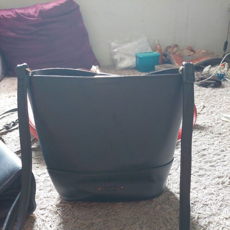 bucket bag samantha thavasa