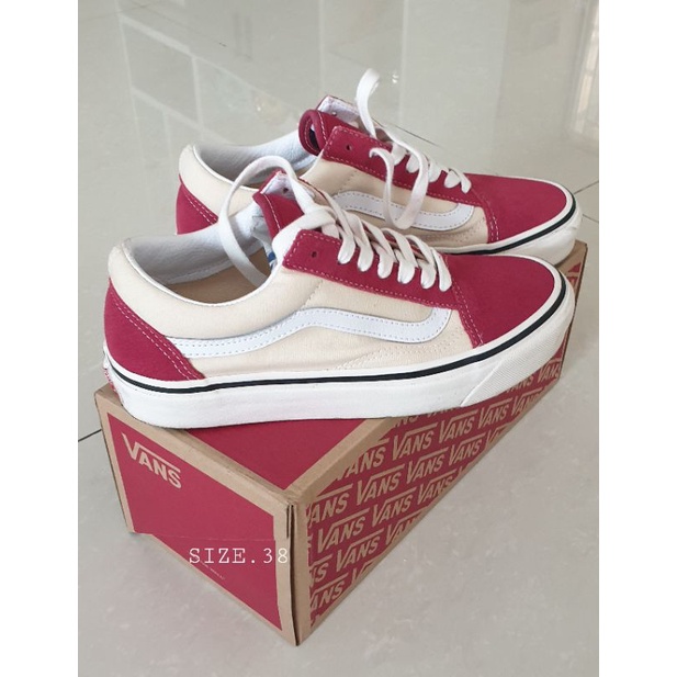 PRELOVED SHOES// SECOND SHOES// SNEAKERS