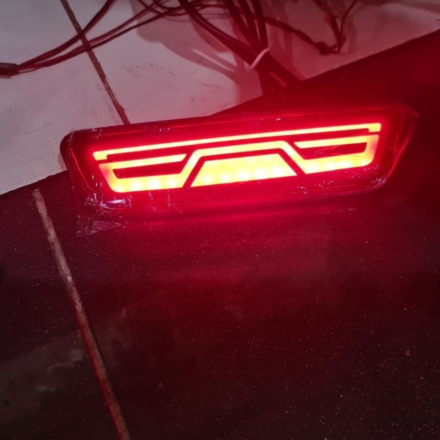 lampu led reflektor mata kucing bumper belakang tengah mobil xpander lampu reflektor bumper tengah xpander otoproject