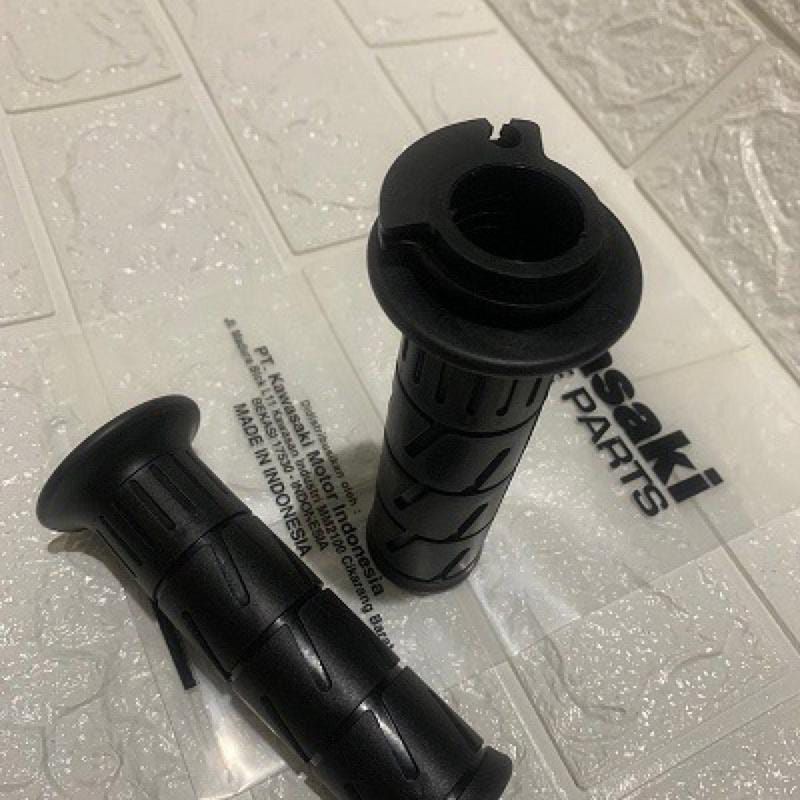 NEW Grip Kaze kwski Handgrip saring gas KAZE SET KIRI KANAN UNIVERSAL VARIO BEAT SCOOPY MIO FINO NINJA FU SONIC VIXION BYSON AEROX LEXI PCX NMAX DLL