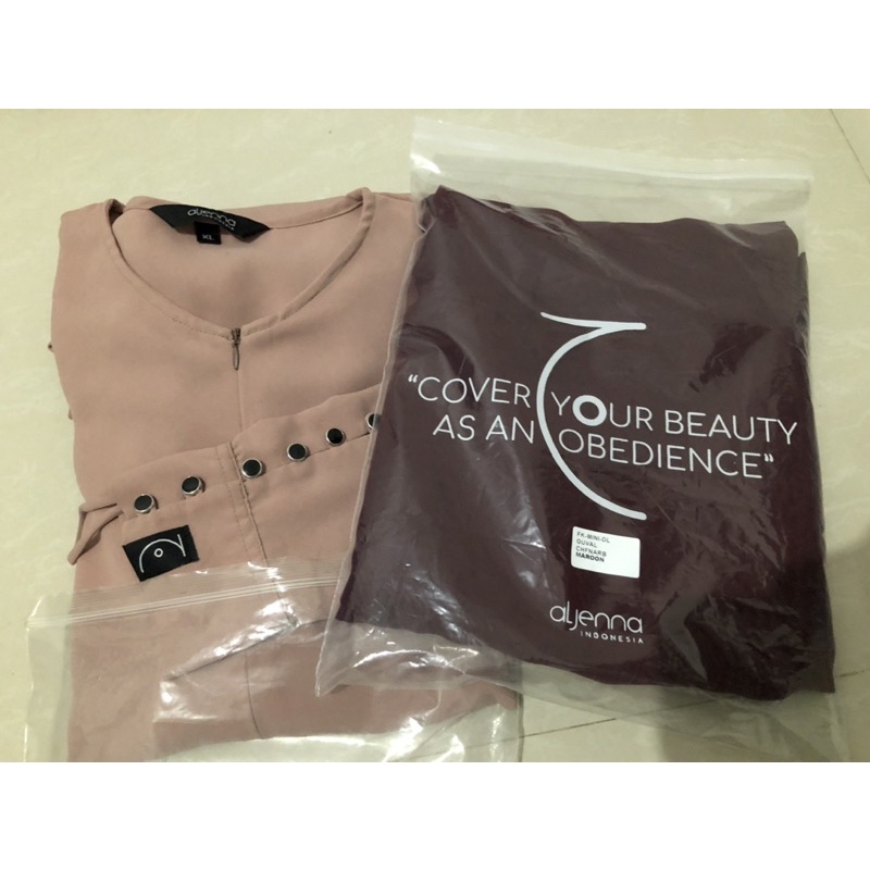 Saila Aljenna mellowpeach Preloved XL dan NWT FK mini ouval Double layer Dark Maroon Aljenna
