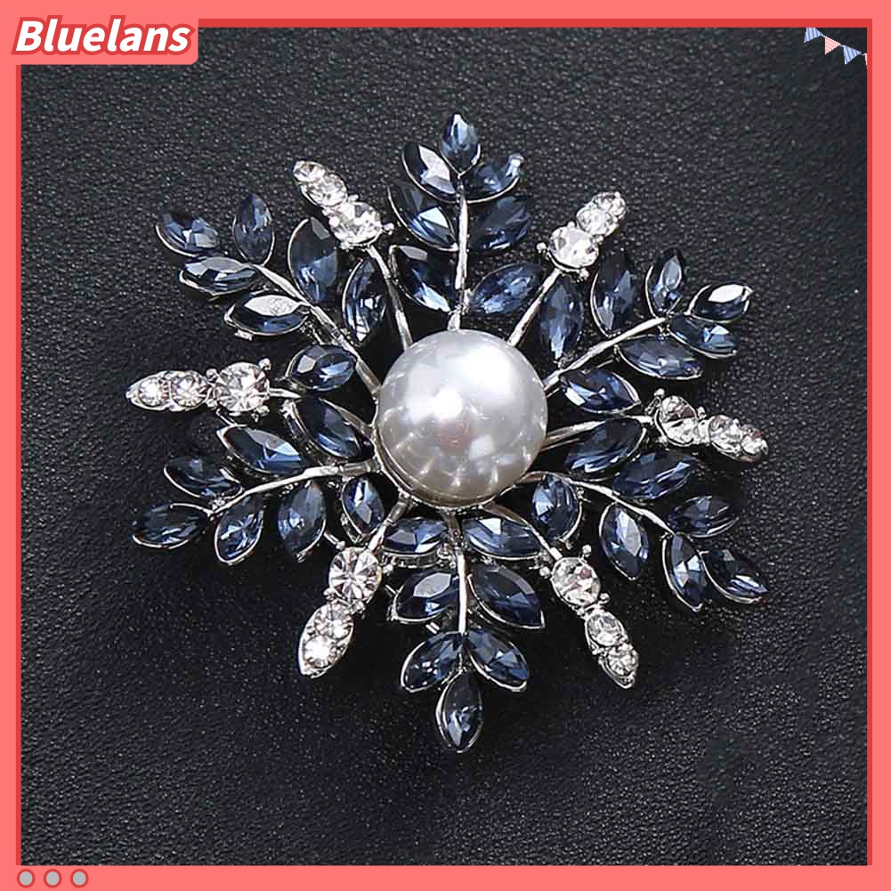 Bros Pin Desain Snowflake Aksen Mutiara Berlian Imitasi Untuk Aksesoris Cardigan Syal Wanita