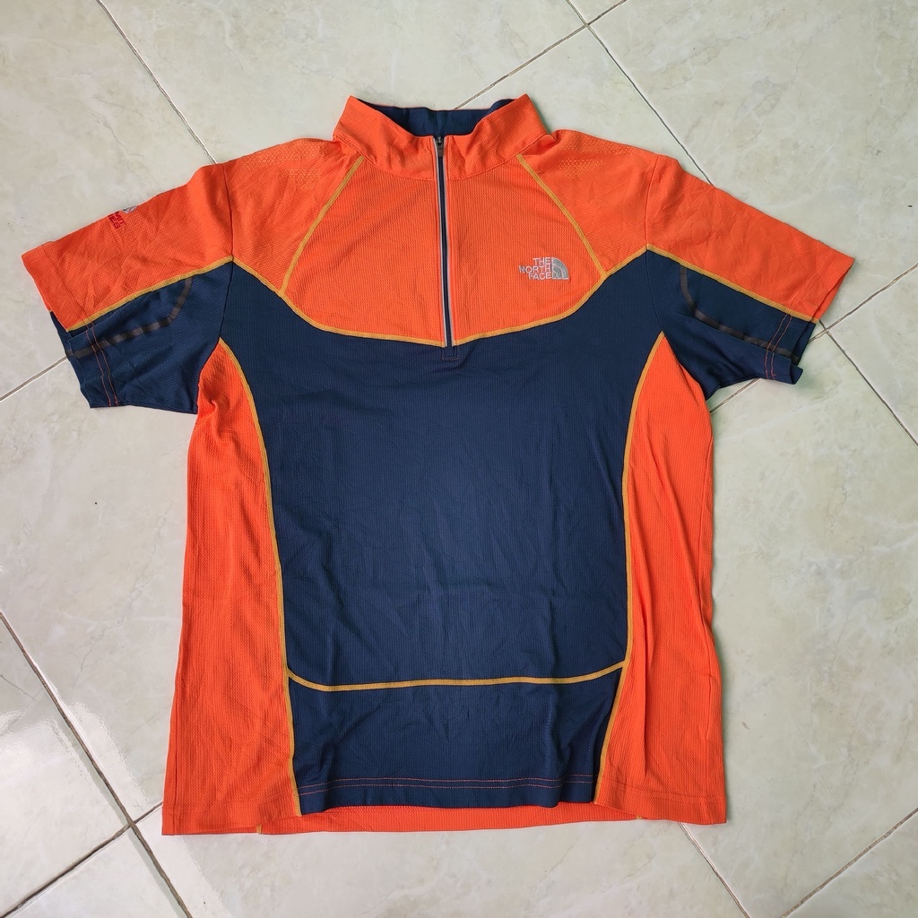 Baselayer TNF Size L - Pakaian Olahraga Bekas Pendaki Pria Wanita - Outdoor Second Hiking