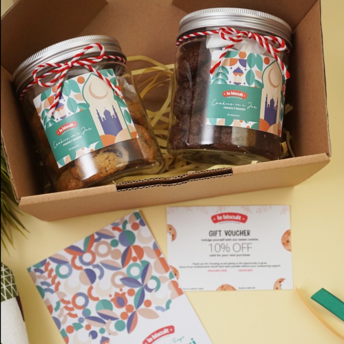 

[COD] le biscuit Parcel Hampers Lebaran Idul Fitri -2 Jar Soft Baked Cookies