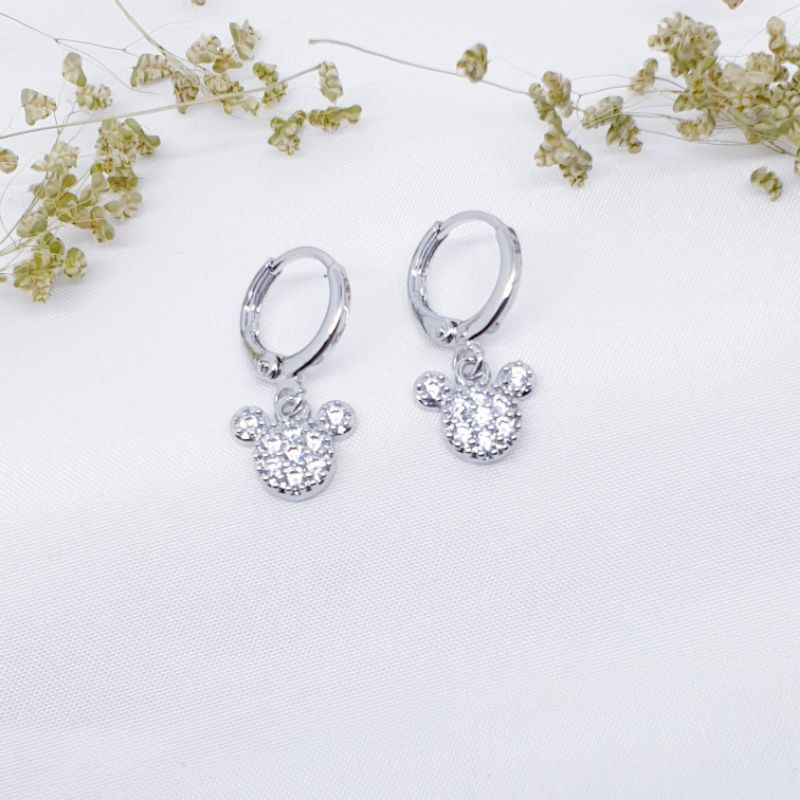 anting anak perempuan