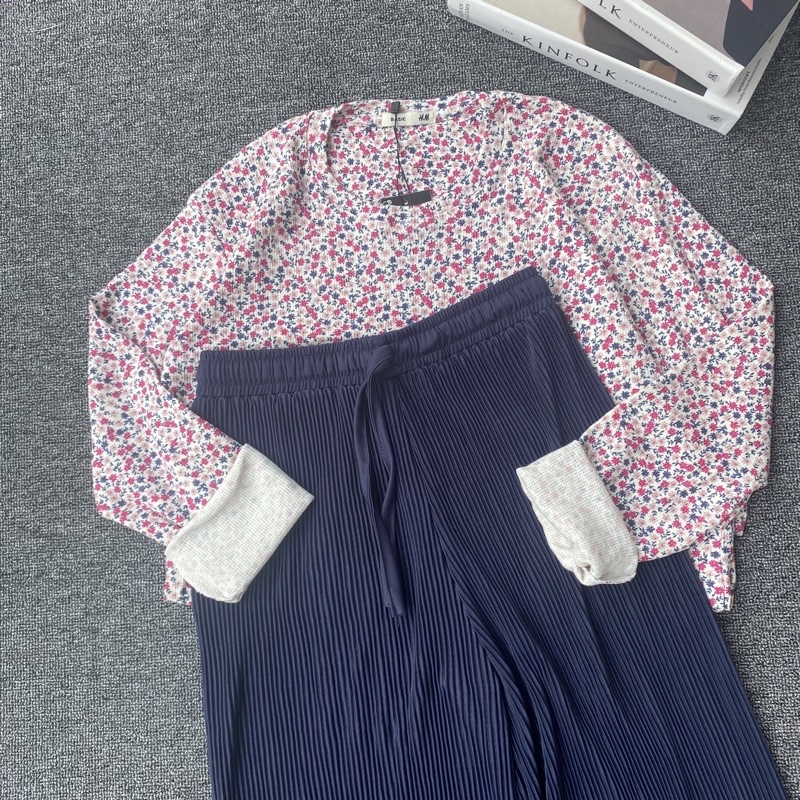 ONE SET Setelan Kaos dan Kulot-R Flower-KL Navy