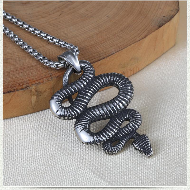 Kalung Liontin Ular Warna Silver Gaya Rock Untuk Pria Muslim