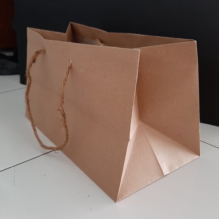 

Paper Bag Coklat / Tas Kertas Coklat Ukuran 27 x 13 x 15 cm