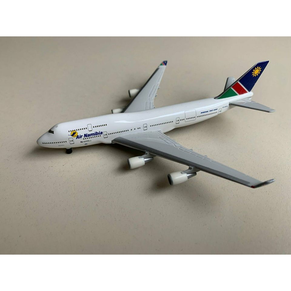 Herpa Wings 512114 1:500 BOEING 747-400 AIR NAMIBIA