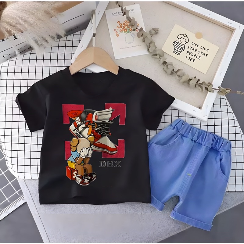 NEW SETELAN BAJU KAOS TRENDY CELANA JEANS BAYI ANAK UNISEX MOTIF SEPATU DBOX DENIM USIA 6 BULAN-5 TAHUN BEST QUALITY PREMIUM TERBARU TERLARIS/ SETELAN BAJU KAOS TRENDY CELANA JEANS BAYI ANAK LAKI-LAKI/ SETELAN BAJU KAOS TRENDY CELANA JEANS BAYI ANAK COWOK