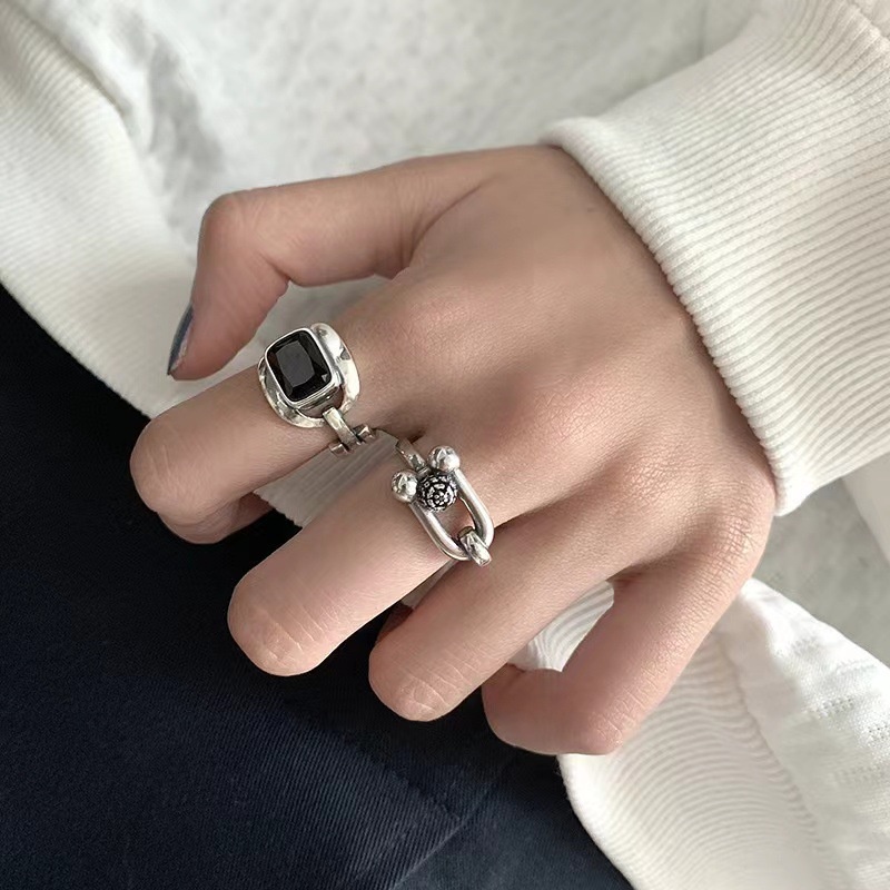 Cincin Jari Depan adjustable Hias Berlian Hitam Gaya hipster Untuk Pria