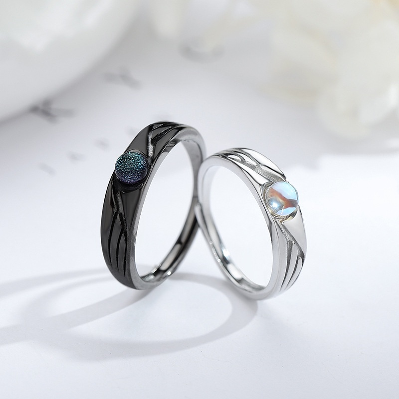 Cincin Model Terbuka Dapat Disesuaikan Aksen Moonstone Angel Devil Untuk Pria Dan Wanita