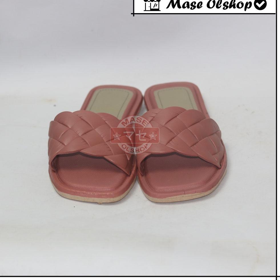 Sandal Slop Wanita Murah Bahan Karet Boloni Gisel "LLK.18Oc22υ"