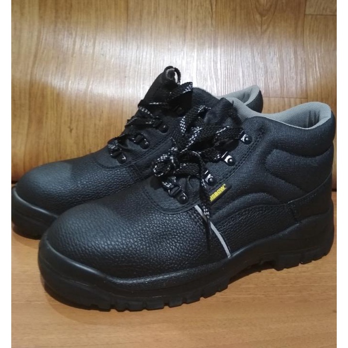 Krisbow Sepatu Pengaman/ krisbow safety shoes Arrow 6inc