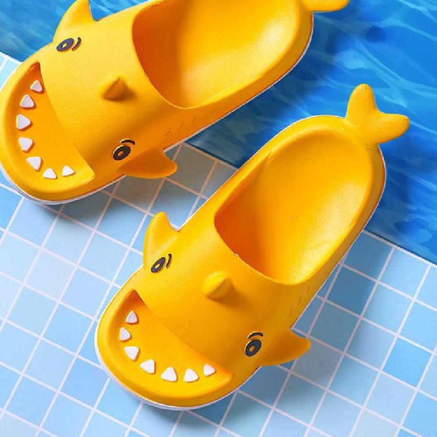 NEW ARRIVAL  11.11 LAPAGO - Sandal Slop Anak Ikan Hiu Baby Shark Laki laki Perempuan Umur 4-10 Tahun