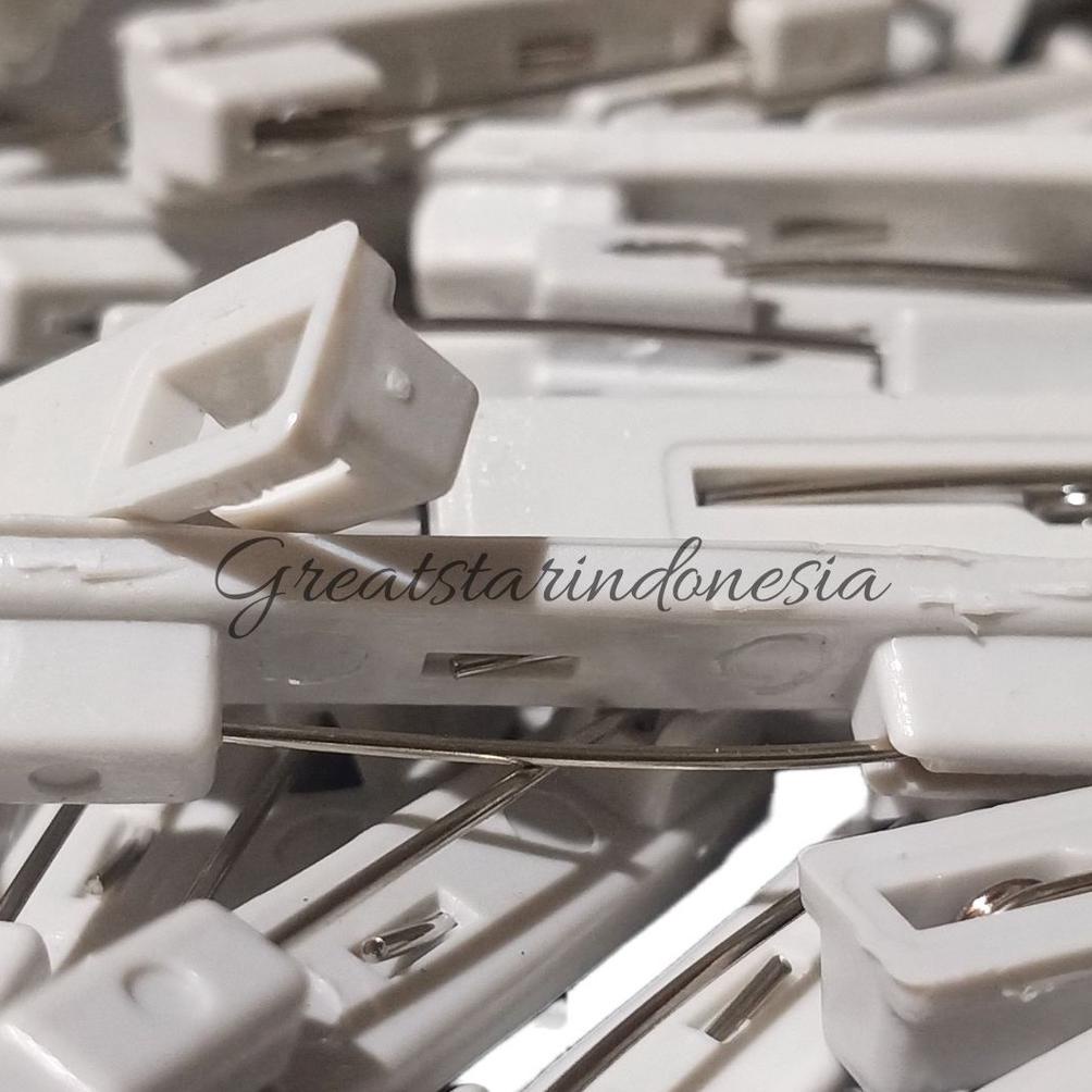 

PRODUK- PENITI BAHAN PAPAN NAMA/PENITIK NAME TAG UK 3,5CM ISI 100PCS .