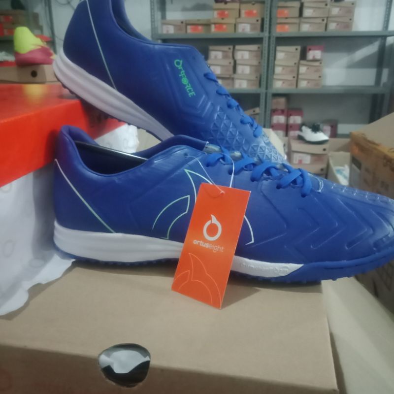 Sepatu futsal ORTUSEIGHT FORTE OROCHI IN