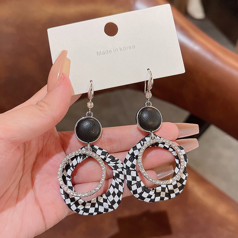 Anting Tusuk Gantung Bahan Sterling silver 925 Desain Geometri Hias Berlian Hitam Putih Untuk Wanita