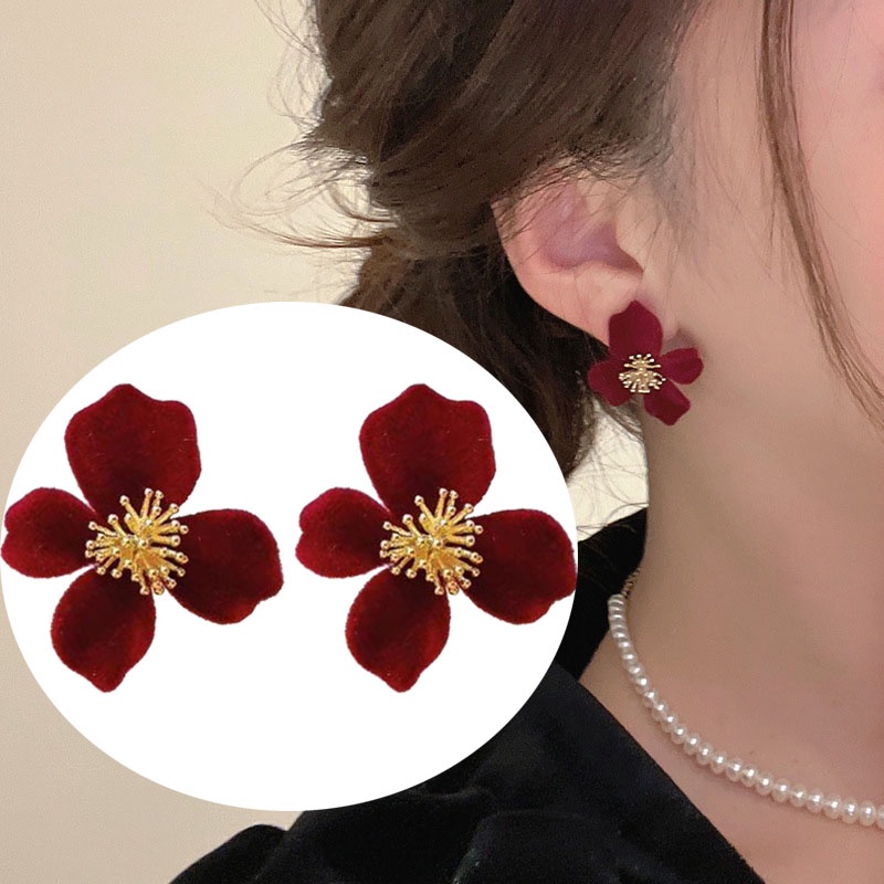 Anting Tusuk Gantung Temperament Bahan Velvet Desain Bunga Gaya Retromusim Gugurdingineleganunik Untuk Wanita