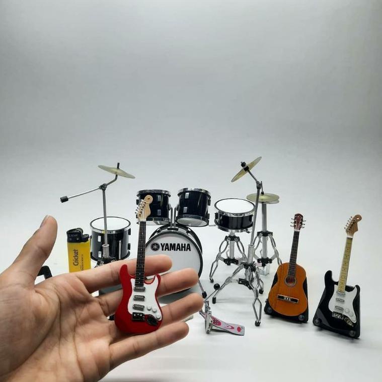 miniatur drum set yamaha black plus gitar mini 3 pcs miniatur alat musik 1 : 12 "RUB.18Oc22d"