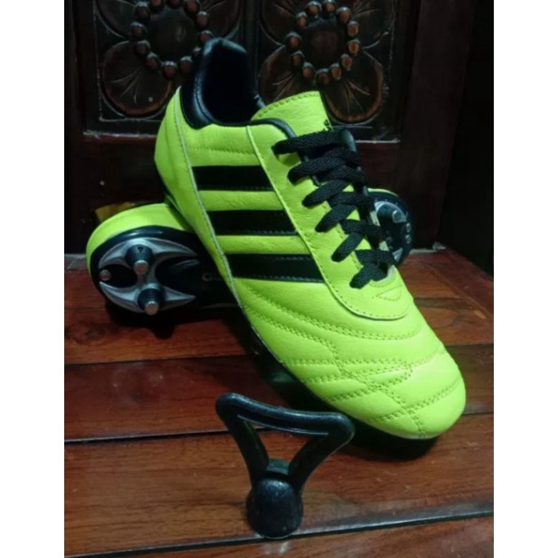 Sepatu Bola Full 6 Besi Kulit Sapi Asli