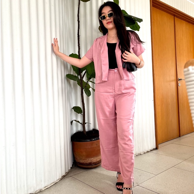 AVE Set Blazer Crop Audy | Oneset Kemeja Crop Lengan Pendek Wanita