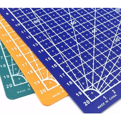 Alas Potong Ukuran A3 A4 PVC Cutting Mat Pad Board Alat Tulis Perlengkapan Menggambar Stationery Memotong Kertas Paper Sudut Pc Korea Matematika Mathematics Math School Tools Equipment Good Quality Murah Termurah Garis Art Seni Kesenian Grosir Prakarya