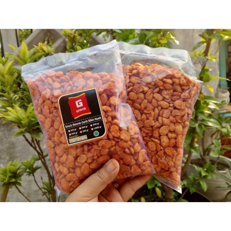 

Kacang koro kupas pedas manis 1kg free dus - koro balado - camilan enak gurih renyah