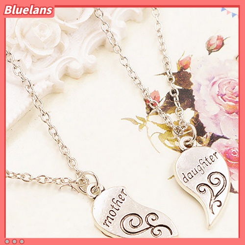 2pcs / Set Kalung Liontin Hati Ukiran Bunga Untuk Hadiah Ibu Dan Anak Perempuan