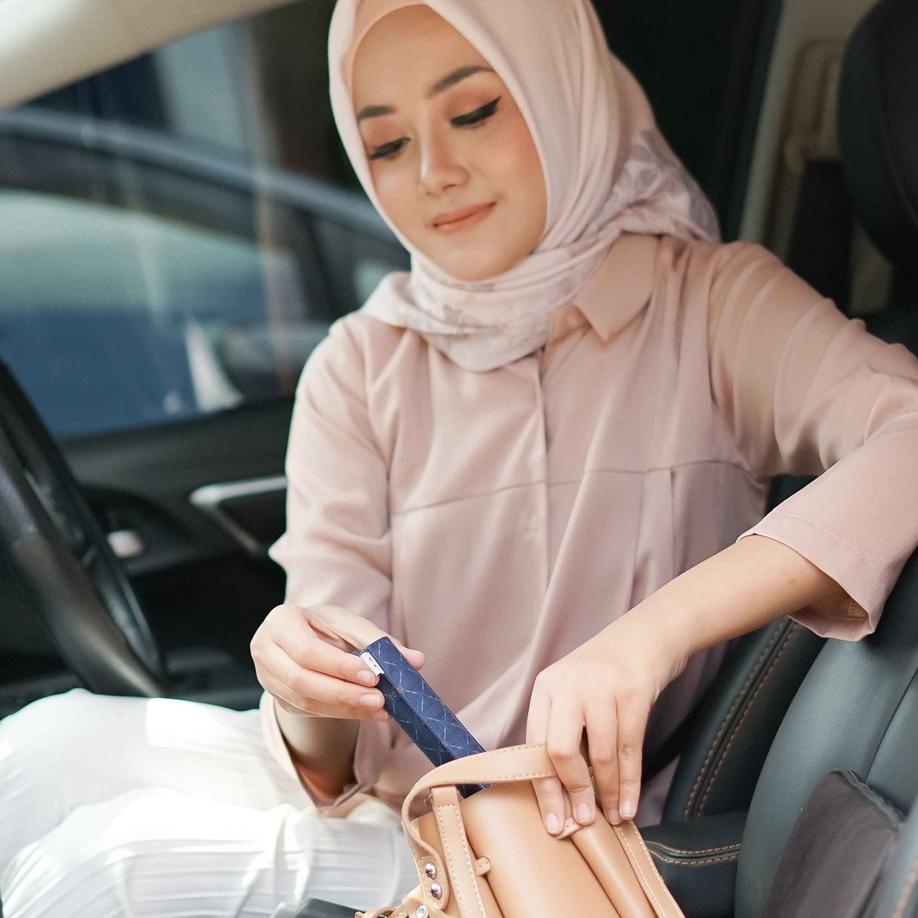 Baru Dyah Suminar - Sajadah Genggam Traveling MURI 