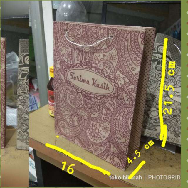 

Paling Murah!! 10 Pcs Paperbag Batik/Paperbag Batik Hajatan/Kado Souvenir Paperbag Motif