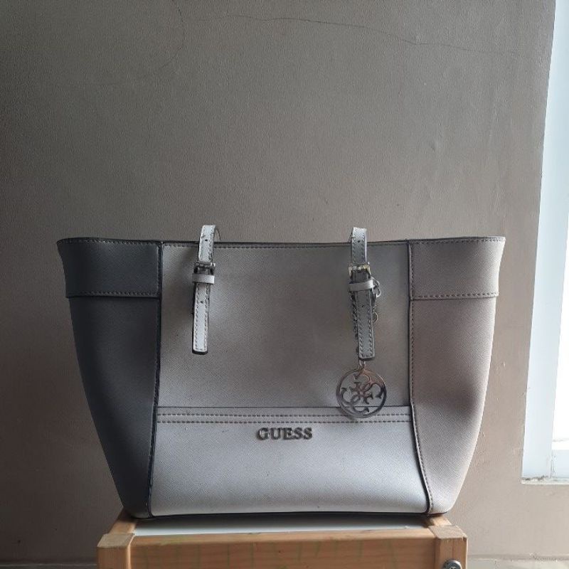 Preloved guess bag authentic original asli