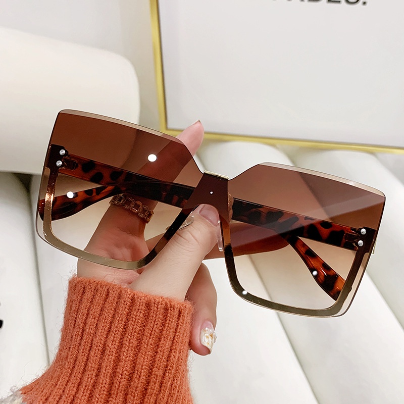 Kacamata Hitam Model Half frame Metalik Untuk Wanita