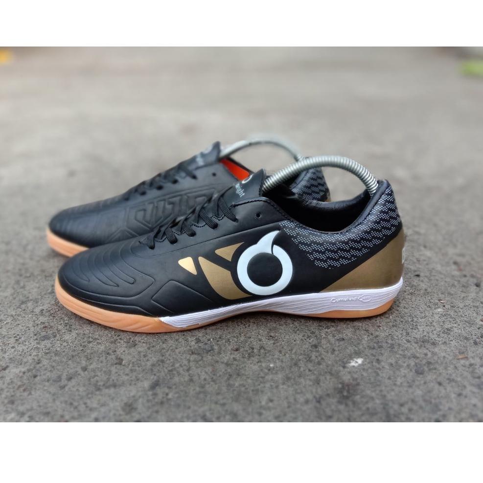 Sepatu Futsal Ortus Hiu Catalys BBC Paket 5 Komplit [BJR.18Oc22p]
